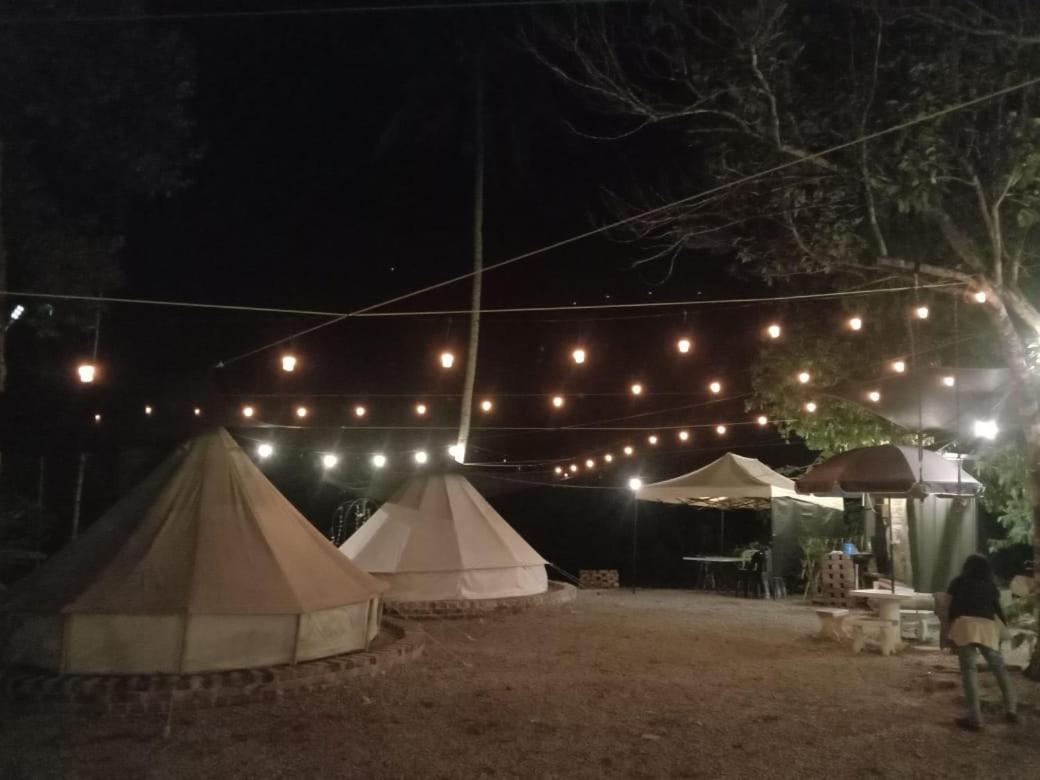 Tanah Merah Glamping Village クアラ・カンサー エクステリア 写真